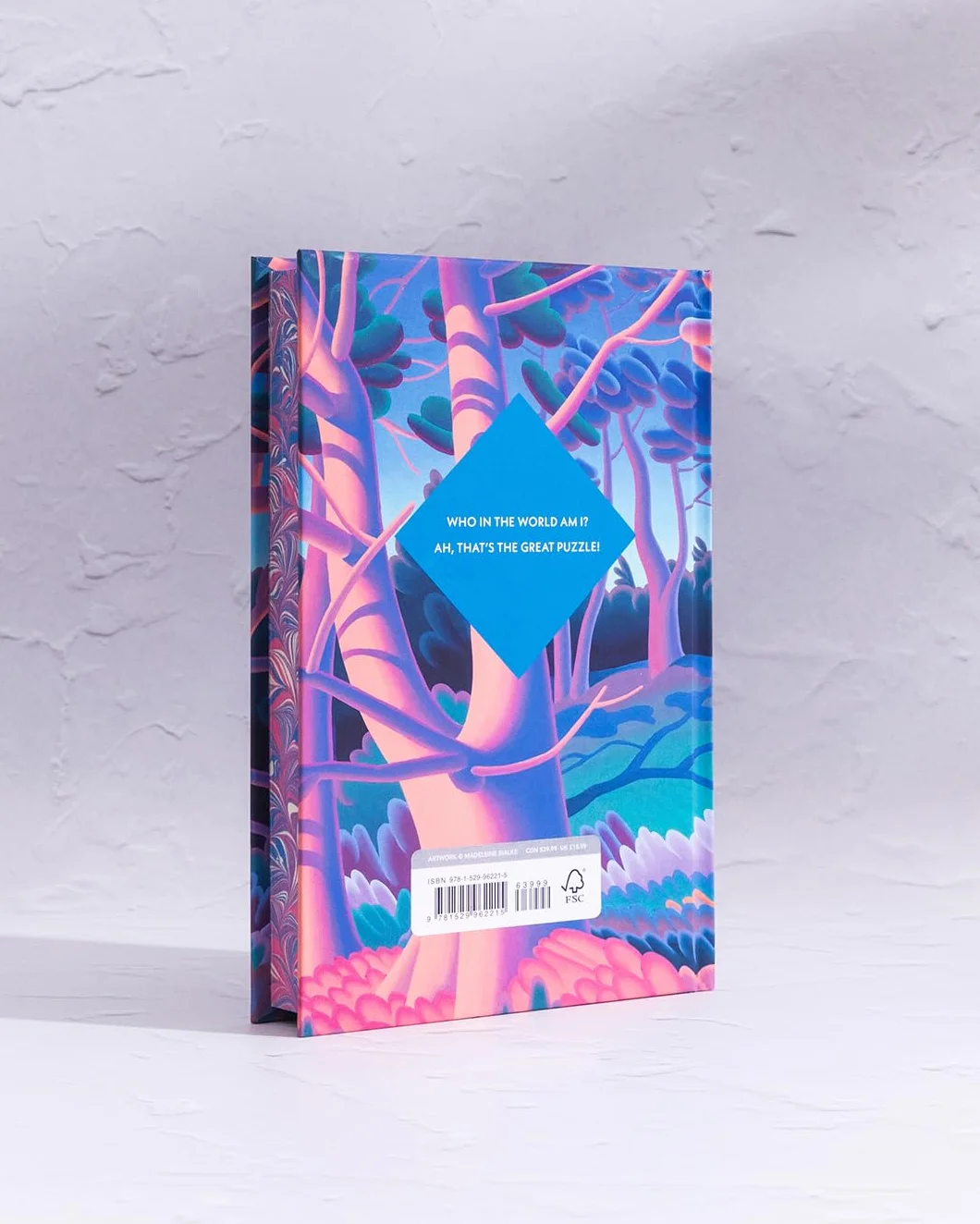 Alice's Adventures in Wonderland and Through the Looking Glass: A sprayed edge gift edition of Carroll's magical classic with marbled endpapers, printed edges, beautiful paper and ribbon