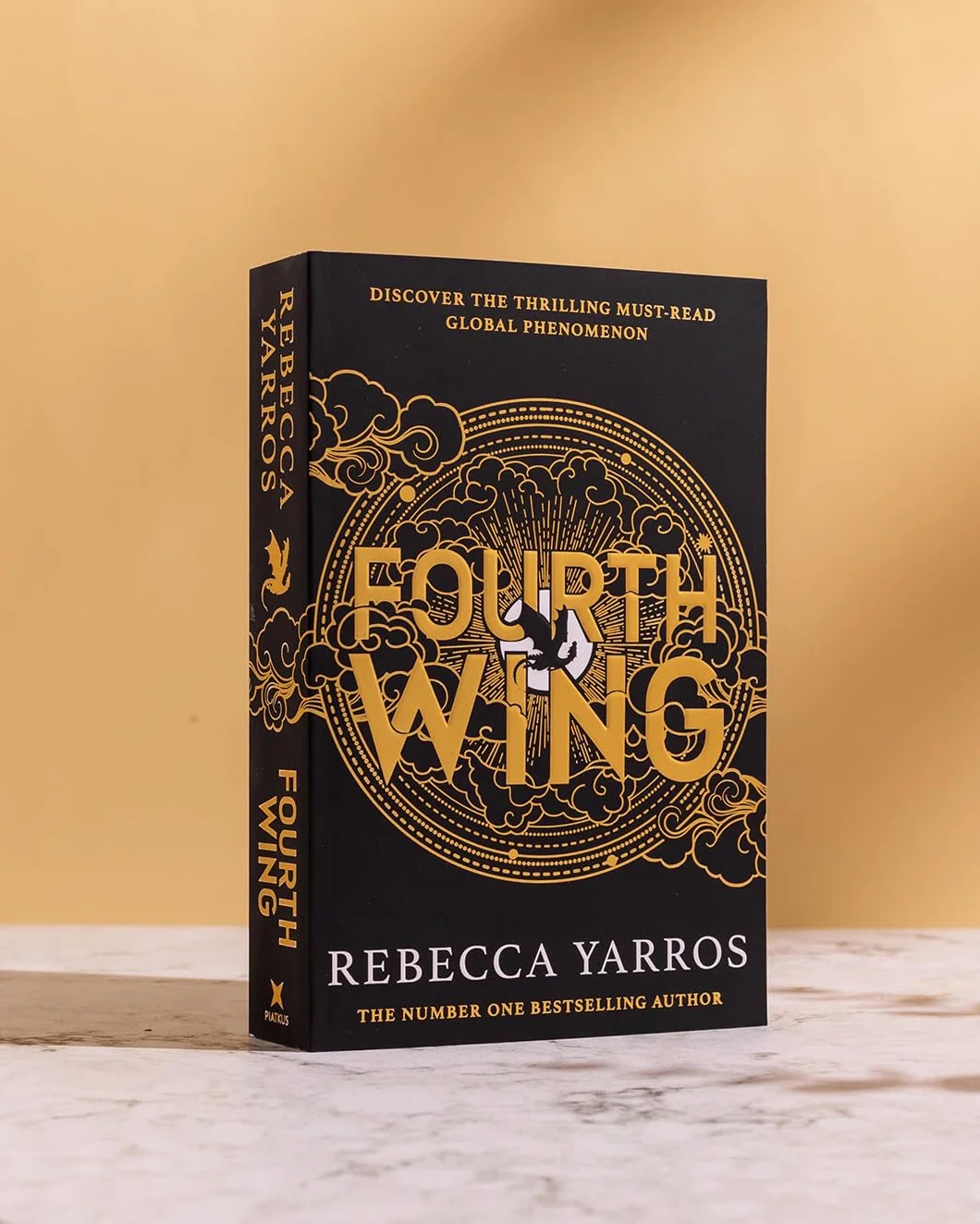 Fourth Wing: Discover TikTok's newest fantasy romance obsession with this BBC Radio 2 Book Club Pick!: 1